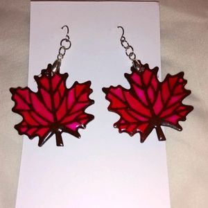 Handmade leaf earrings. E100